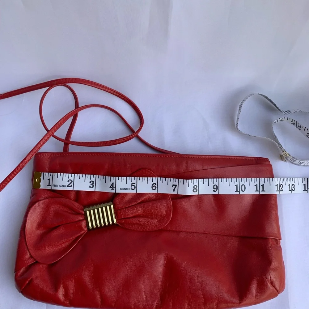Red Vintage Crossbody Bag - Picture 5 of 8